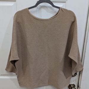 R Label Ribbed 3/4 Sleeve Neutral Sweater Top